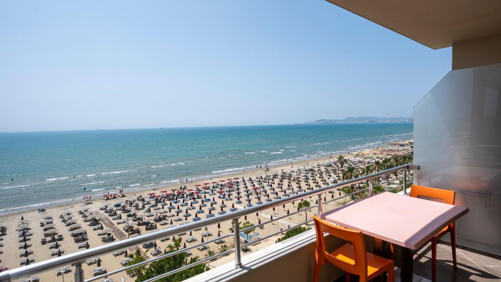 La spiaggia di Durazzo vista dal Rumar Hotel